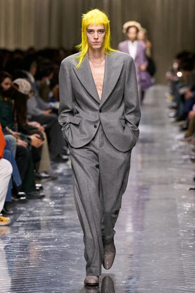 Look 14
